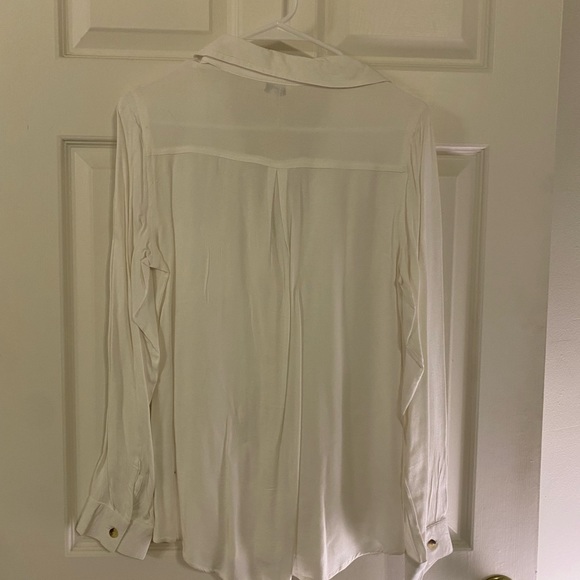 Sim & Sam Lightweight Button Down Top - Picture 3 of 3